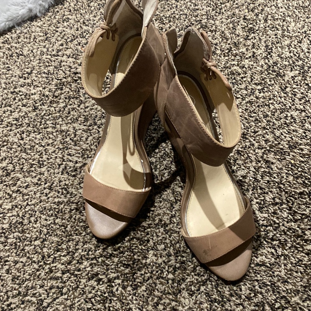 Wedges light brown